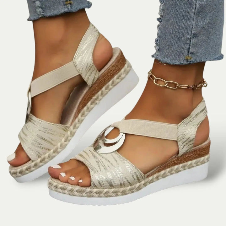 Women's Sandals Supportive Design With Low Heel
